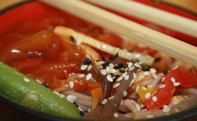 soba z indykiem i warzywami